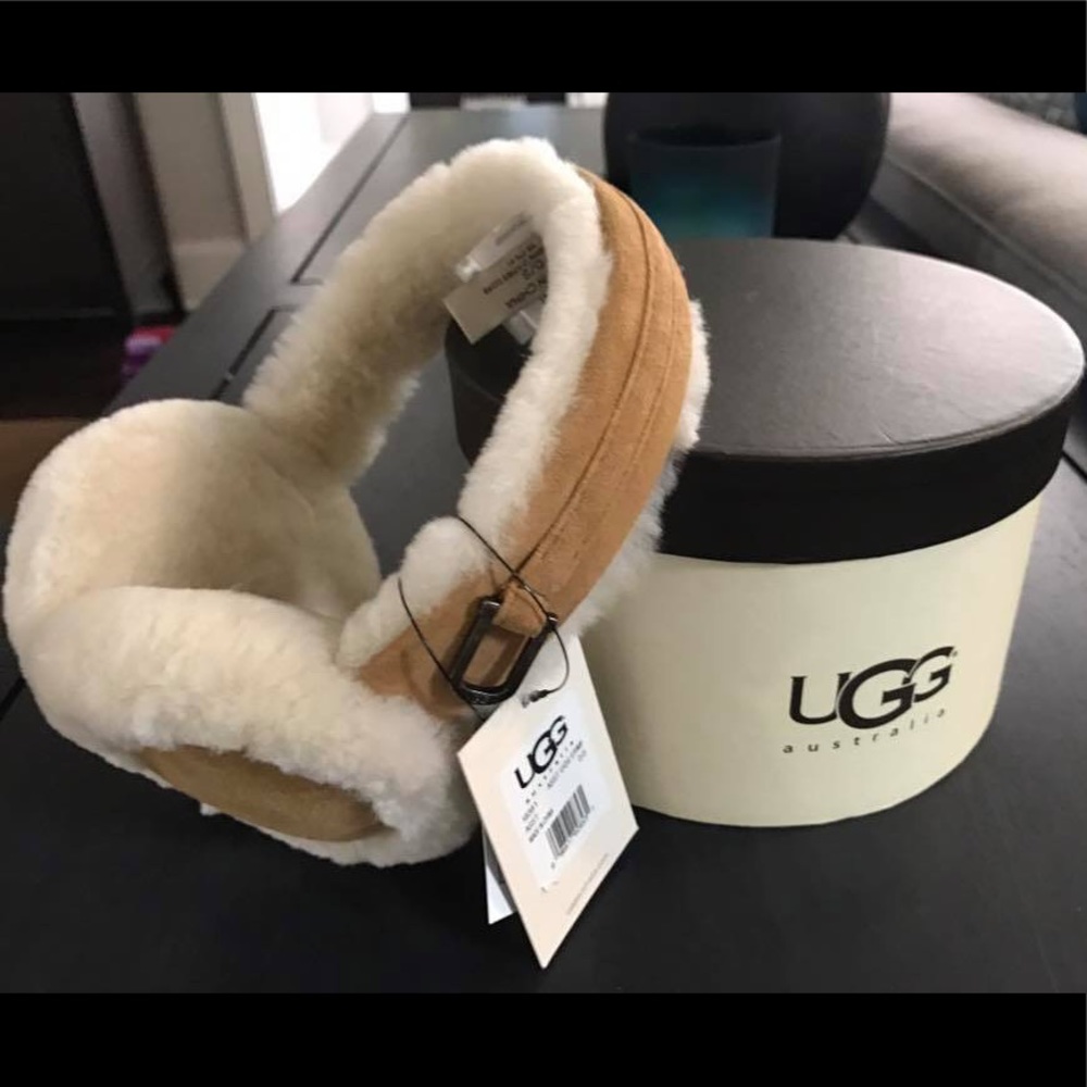 NWT UGG Sheepskin Earmuffs